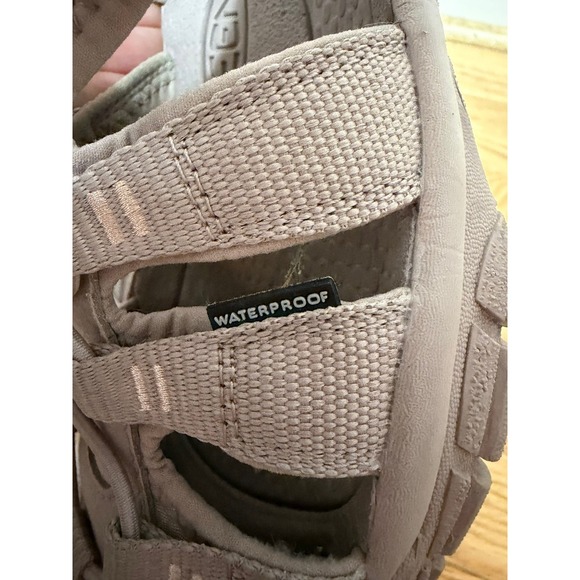 Keen Newport H2 Waterproof Sport Hiking Sandals Womens Sz 9.5 Monochrome Utility - Picture 8 of 9